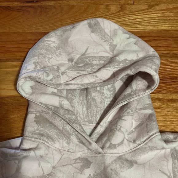 Hollister Feel Good Oversized Pink Camo Hoodie - Picture 6 of 8